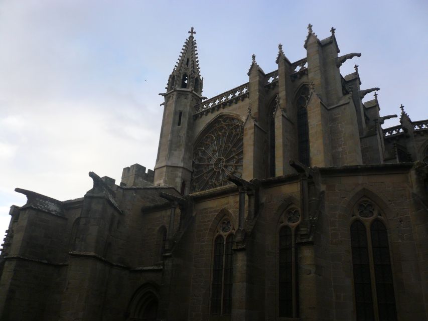 Carcassonne: Fortress Walking Tour - Walking the narrow streets of the medieval Cité