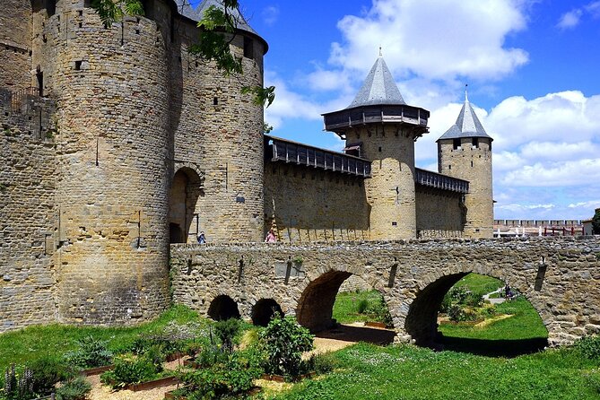 Carcassonne: Secrets of the Castle's Defense Self-Guided Tour - Starting at Porte Narbonnaise