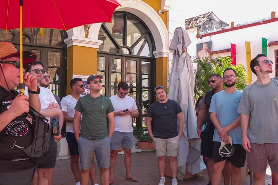 Cartagena: BILINGUAL CITY TOUR San Felipe Castle & Old city - Las Bóvedas and the final half hour