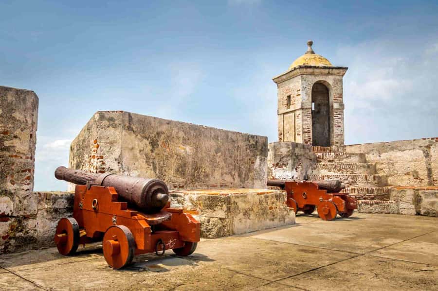Cartagena: BILINGUAL CITYTOUR + SAN FELIPE CASTLE & Old city - Pickup timing can shape your morning
