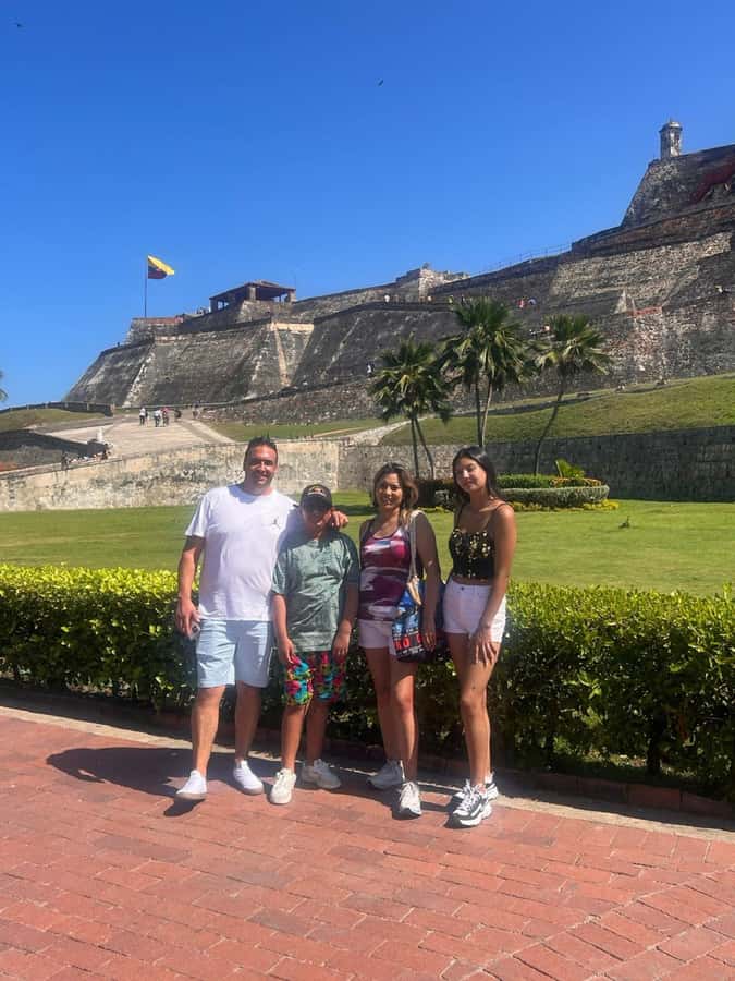 Cartagena: CITY TOUR IN ENGLISH, Old city, Monuments, Castle - Zapatos Viejos and the city’s playful photo stops