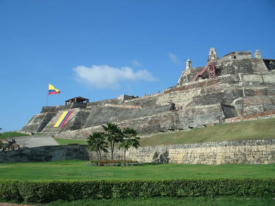 Cartagena: CITY TOUR OVERVIEW of the city Boots castle chiva - Las Botas Viejas, a stop made for photos