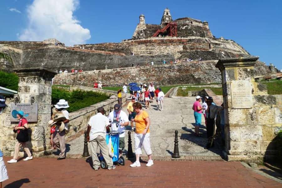 Cartagena: CITY TOUR OVERVIEW of the city Boots castle chiva - Bocagrande, Castillogrande, and the bay