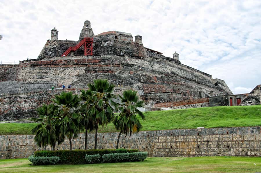Cartagena: Complete Tour "San Felipe Castle, Popa and Getsemaní". - Bocagrande and Laguito: Cartagena beyond the old walls