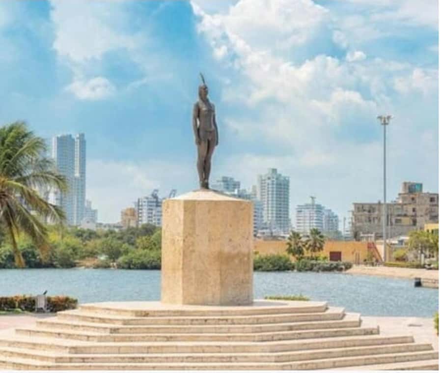 Cartagena: Panoramic City Tour, Monuments, Walls, Castle - What the guides do best