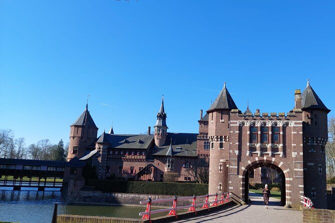 Castle De Haar Small-Group Tour from Amsterdam - Your first look at the castle and grounds