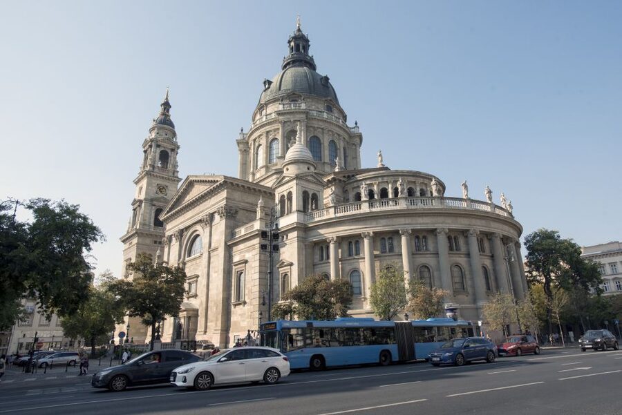 Castle District & Pest Driving Tour with Danube River Cruise - Starting near Parliament in central Budapest