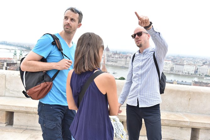 Castle District tour with Matthias Church Ticket & Cake & Coffee - Sándor Palace and modern official Budapest