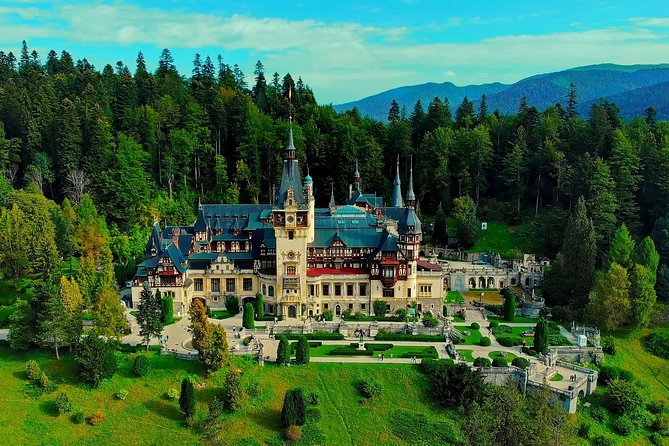 Castle trip from Brasov: PRIVATE Tour to Bran Castle & Peles Palace in Sinaia - Bran Castle and the Dracula connection