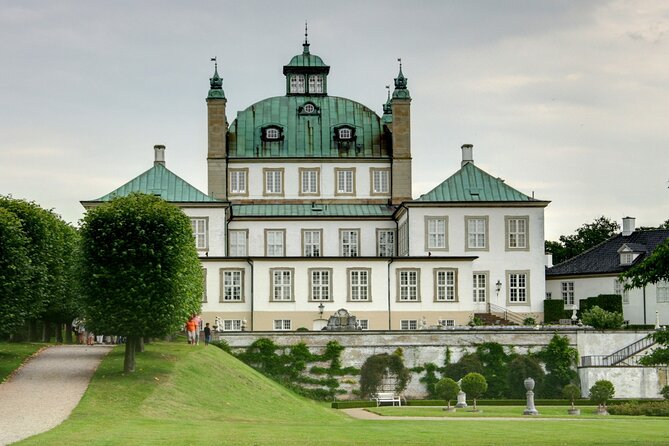 Castles of Kronborg and Frederiksborg from Copenhagen by Car - How much time should you allow?
