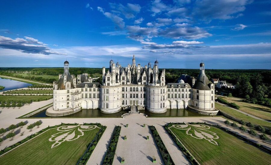 Chambord: Entry Ticket to the Castle - Arriving at the castle and using the ticket