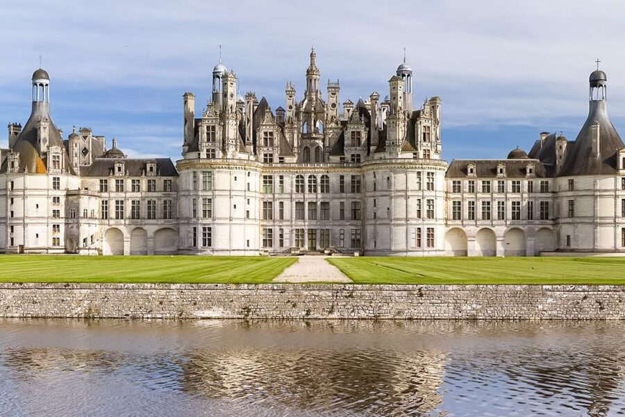 Chambord: Private Guided Tour of the Castle + Reserved Entry - Cancellation and booking flexibility