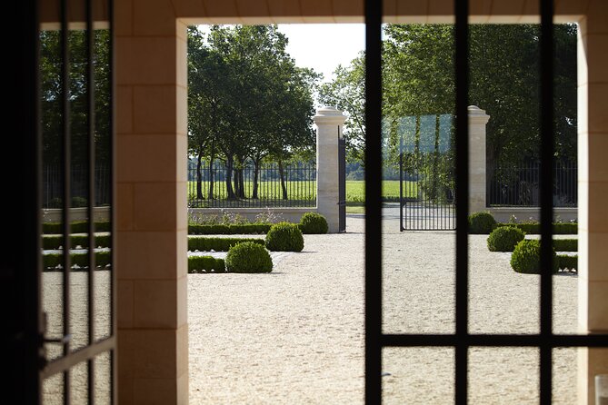 Château de Fieuzal, Pessac-Léognan: Visit and Tasting - The estate’s welcome and atmosphere