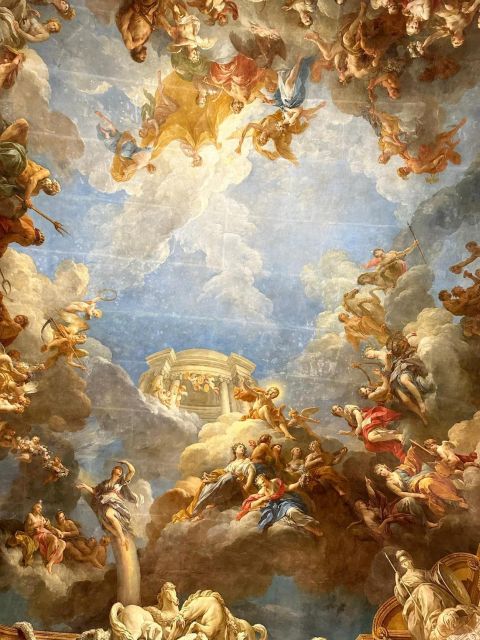 Chateau de Fontainebleau & Chateau de Versailles - Versailles delivers the grand royal spectacle