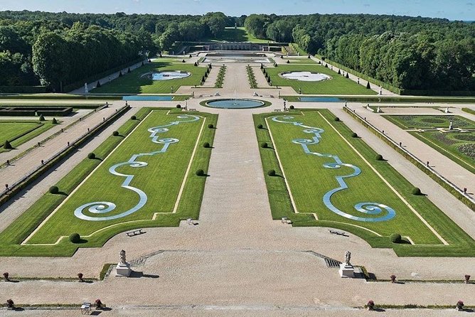 Chateau of Fontainebleau and Vaux le Vicomte 9-Hour Private Tour - Who will get the most from this tour