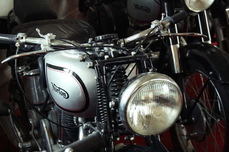 Check out the Château de Savigny museums: planes, cars, motorcycles... - Opening hours and the best time to go