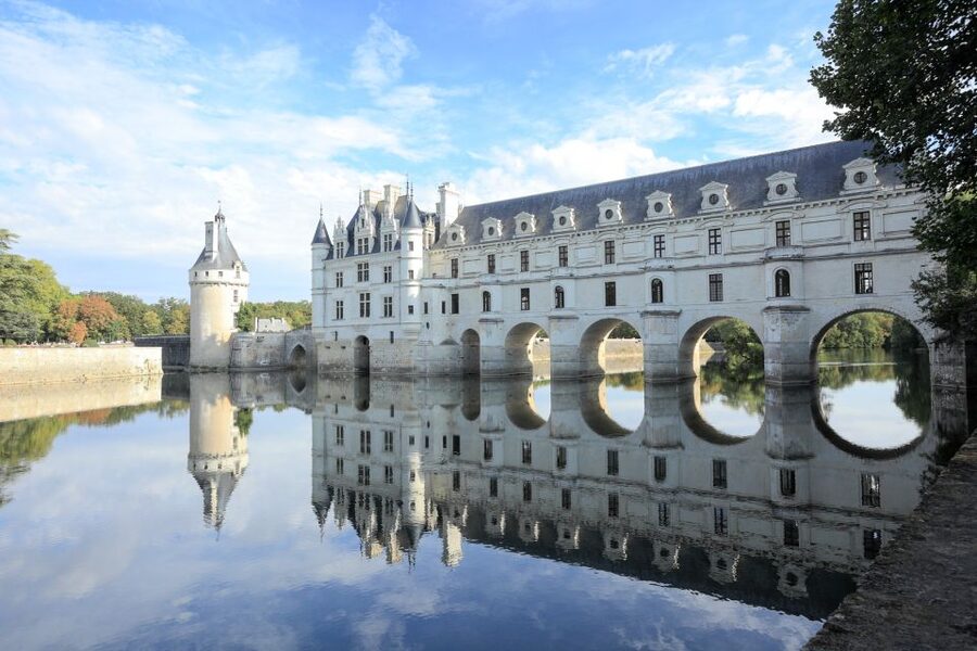 Chenonceau Castle Admission Ticket - Inside the château: rooms, decoration, and women’s history