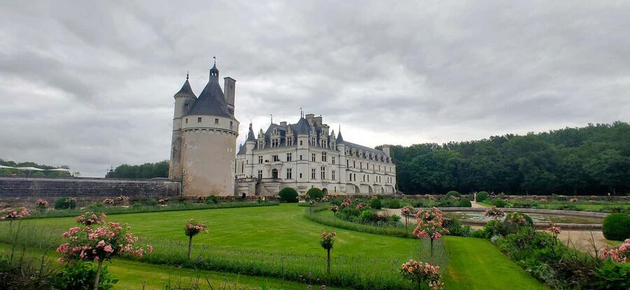 Chenonceau Castle: Private Guided Tour with Entry Ticket - Is $294 per person good value?