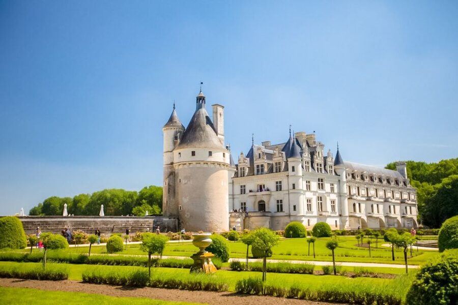 Chenonceau Castle: Private Guided Tour with Entry Ticket - Practical details that affect your day
