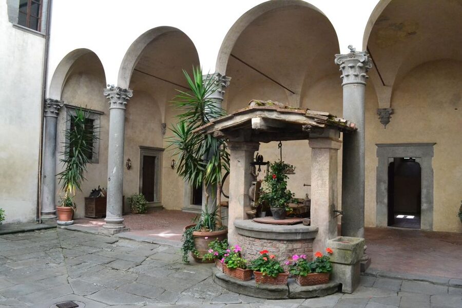Chianti Rufina: Wine Tour in Castle & Historical Villa - Afternoon wine at Montecchio or Rampolla