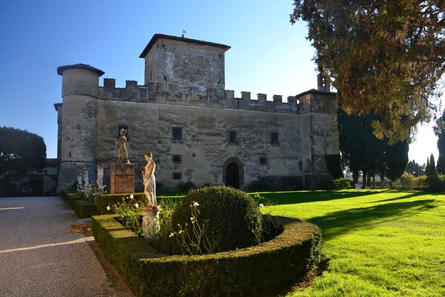 Chianti Rufina: Wine Tour in Castle & Historical Villa - Meeting at Piazza dei Cavalleggeri