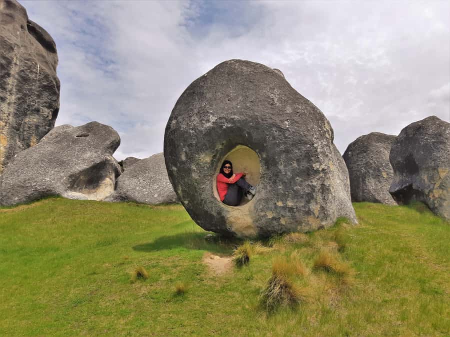 Christchurch: Caving & Optional Castle Hill Tour - Springfield’s Giant Donut and the return journey