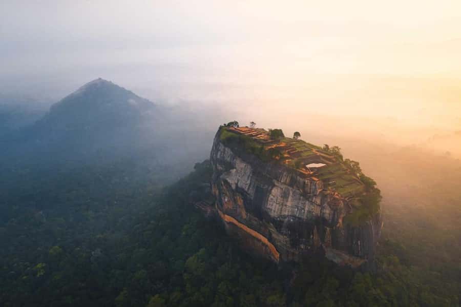 Colombo: Sigiriya Rock Fortress & Dambulla Cave Temple Tour - Rain, heat, and the small things that matter