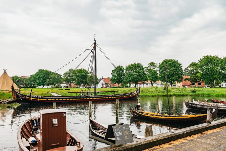 Copenhagen: Kronborg, Frederiksborg Castle and Roskilde Tour - The pace, walking, and seasonal reality