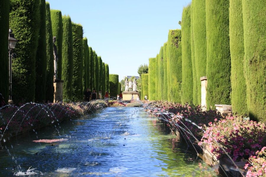 Córdoba: Alcázar and Jewish Quarter 2-Hour Guided Tour - A compact introduction to Córdoba’s old city