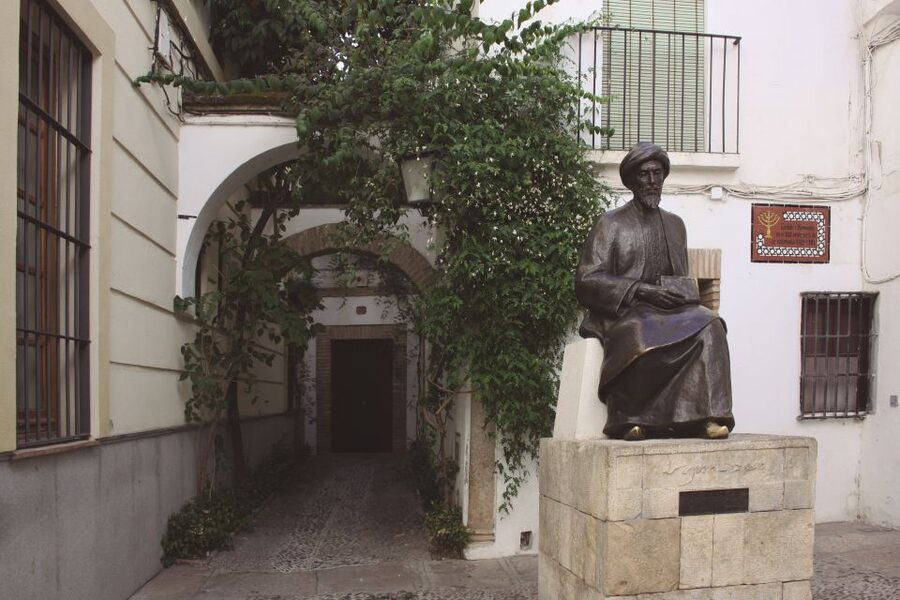 Córdoba: Alcázar and Jewish Quarter 2-Hour Guided Tour - Is $27 a fair price?