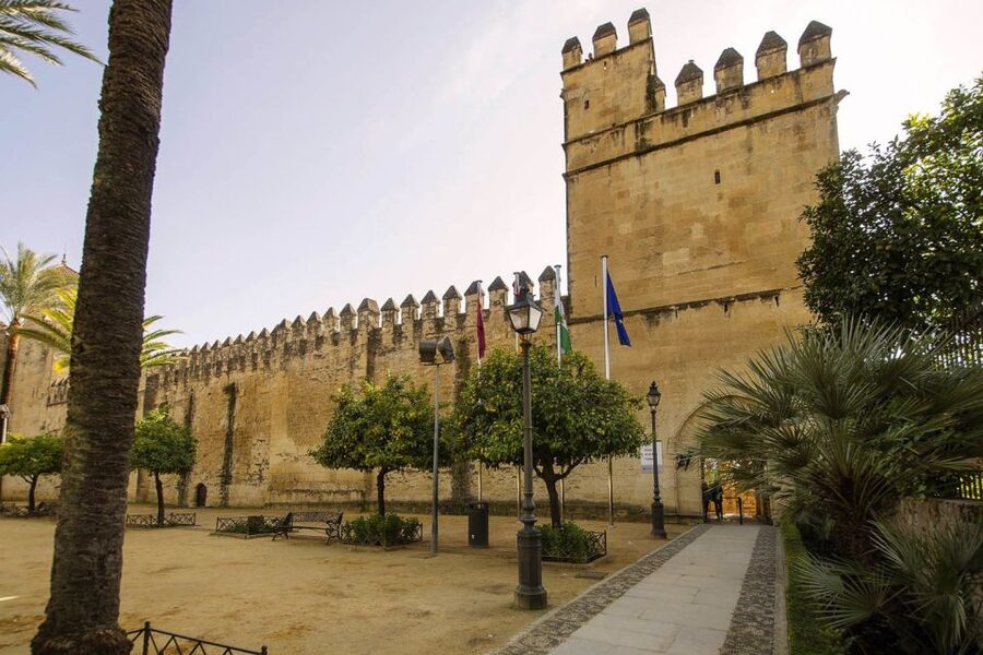 Córdoba Guided Tour of the Mosque, Jewish Quarter & Alcazar - Who should book this experience?