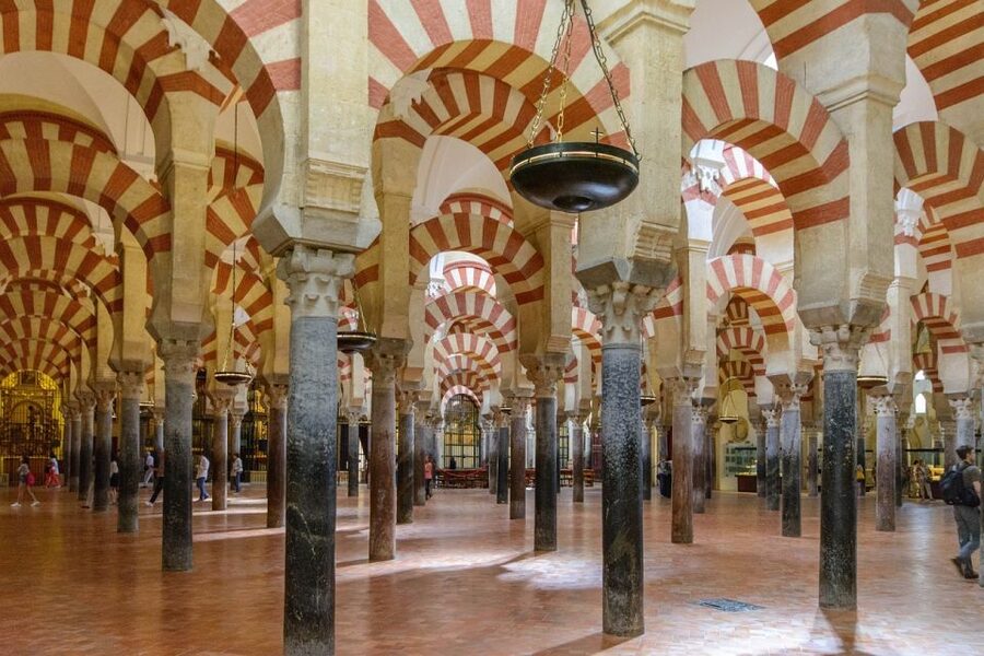 Córdoba: Mosque-Cathedral and Alcazar Tour - What the guides do best