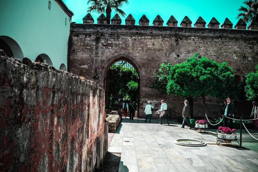Córdoba: Mosque-Cathedral and Alcazar Tour - Should you book the Córdoba Mosque-Cathedral and Alcázar Tour?