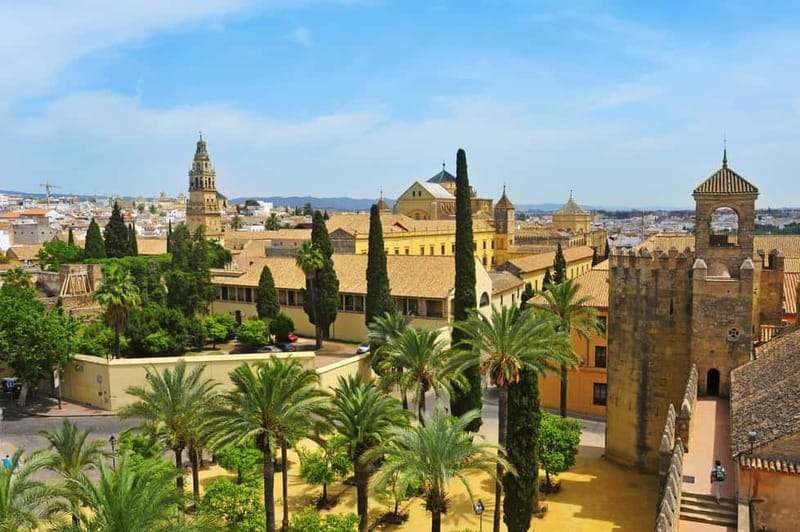 Córdoba: Mosque-Cathedral, Jewish Quarter and Alcázar Tour - Key points at a glance