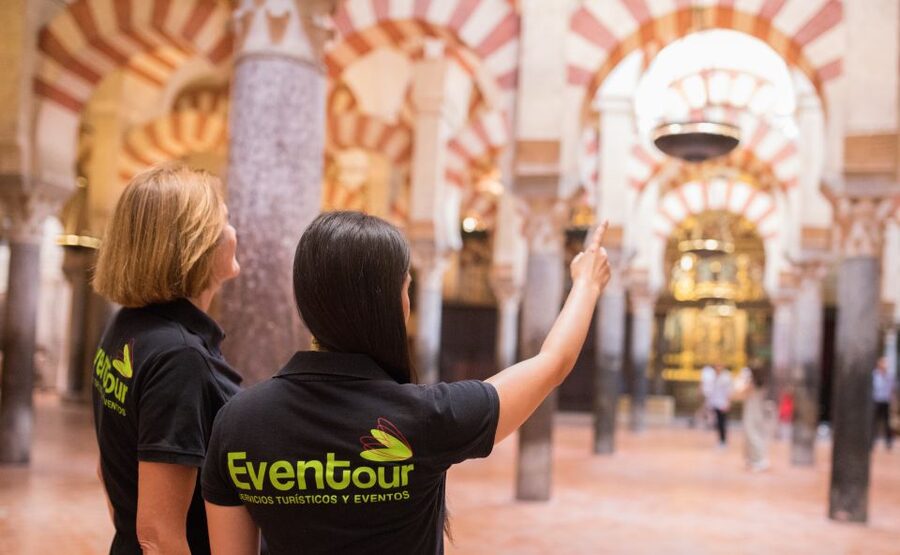 Córdoba: Mosque, Jewish Quarter and Alcázar 3-Hour Tour - The Jewish Quarter and Maimonides