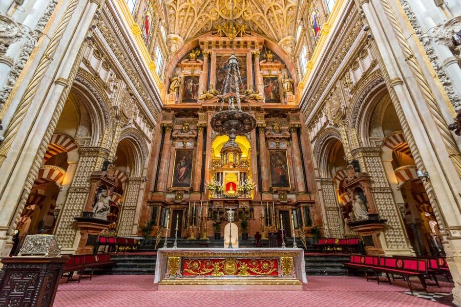 Córdoba: Mosque, Jewish Quarter and Alcázar 3-Hour Tour - Inside the Mosque-Cathedral of Córdoba