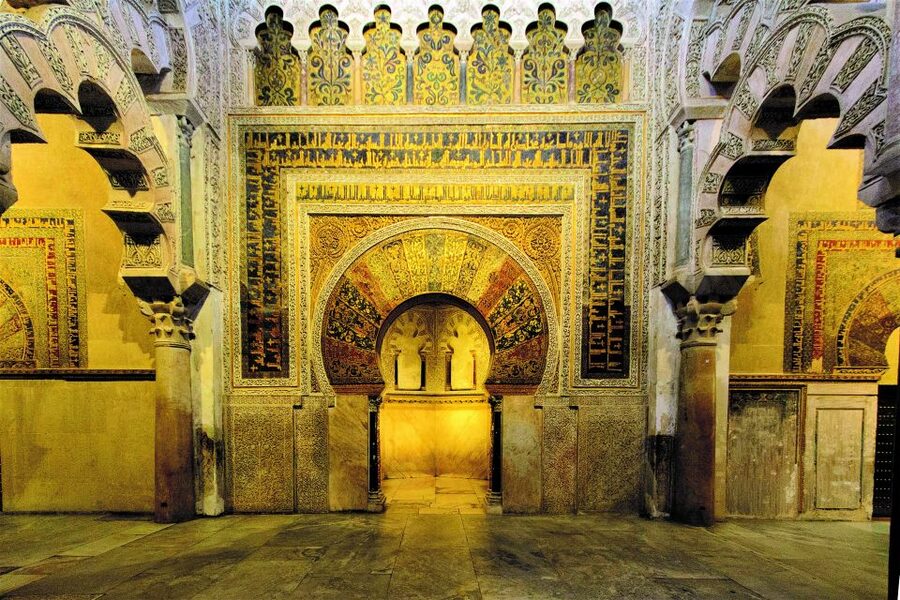 Córdoba: Mosque, Jewish Quarter and Alcázar 3-Hour Tour - The Alcázar: royal power, gardens, and the Inquisition