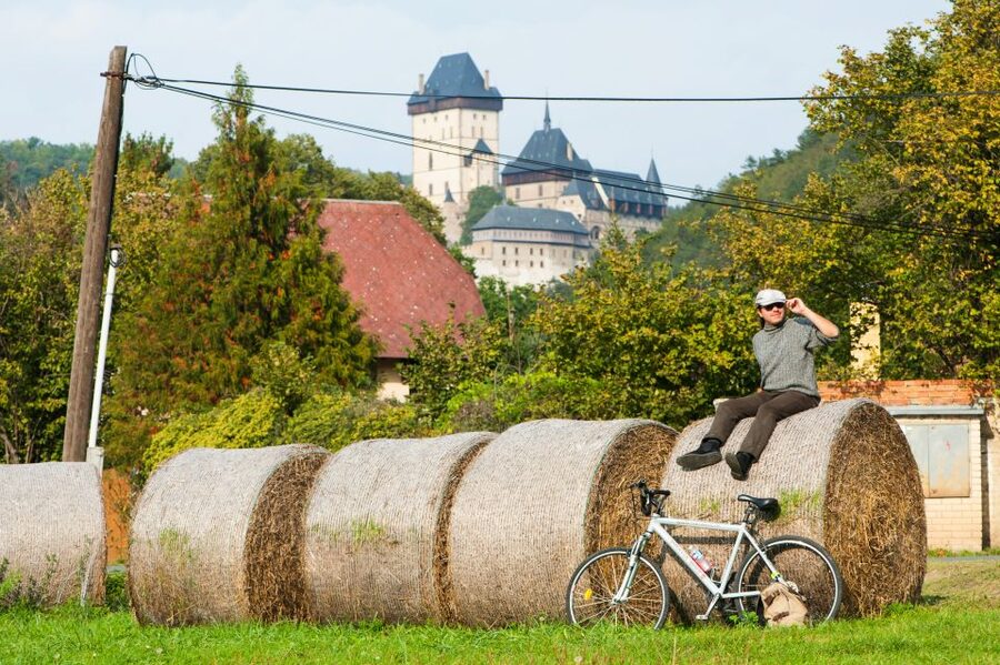 Coutryside bike tour to Karlstejn Castle. - What the $164 price includes