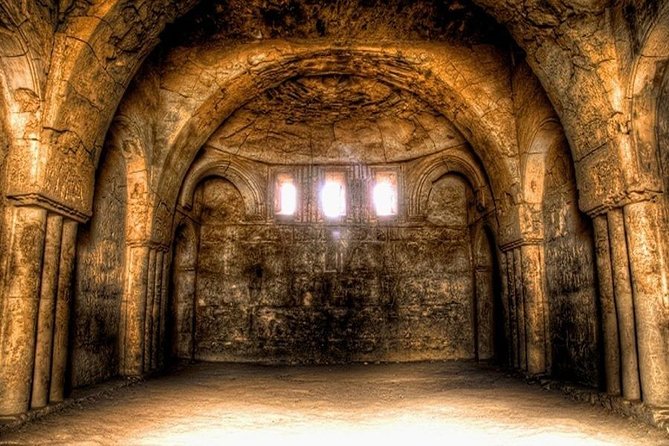 Day Tour Desert Castles & Azraq Wetland Reserve - Al-Mshatta and the great square walls