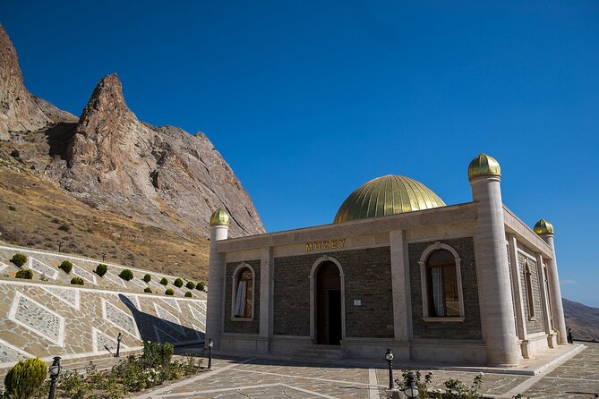 Day Tour from Nakhchivan to Alinja Castle, Ashabi Kahf and Khanegah Tomb - The five things to know first