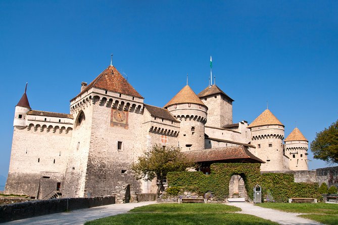 Day Trip to Montreux, Chaplin's World & Chillon Castle& apéritif - The Belle Époque steamer across Lake Geneva