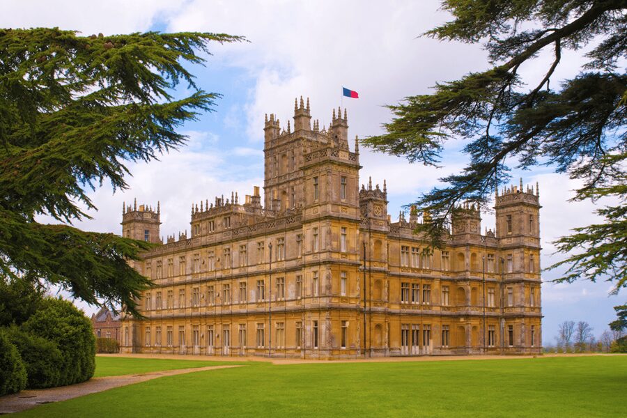 Downton Abbey Filming Locations & Highclere Castle Tour - Why this Downton Abbey day trip works