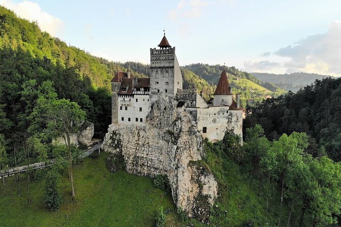 Dracula's Castle, Brașov city and Peleș Castle - Private tour - Why the private vehicle changes the day
