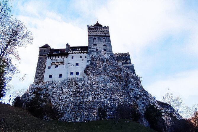 Dracula's Castle - Private Tour with Peleș Castle and Brașov city - What this private Bucharest day actually covers