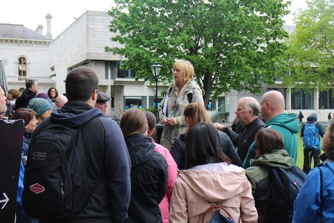 Dublin Book of Kells, Castle and Molly Malone Statue Guided Tour - Understanding Dublin Castle from the outside