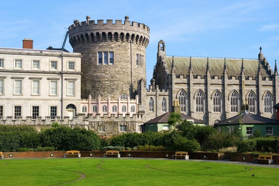 Dublin: Book of Kells, Dublin Castle and Christ Church Tour - City Hall and the Georgian center