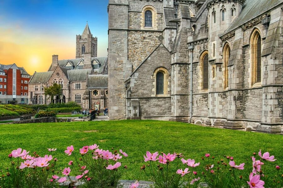Dublin: Book of Kells, Dublin Castle and Christ Church Tour - St. Andrew’s Church and the Molly Malone story