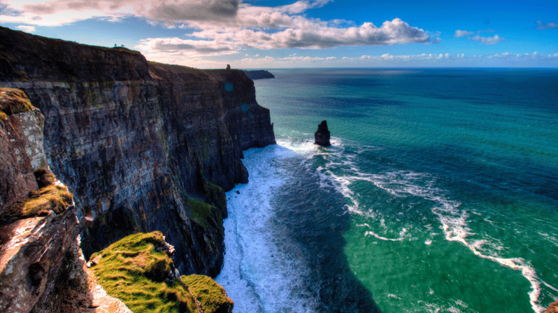 Dublin: Cliffs of Moher, Ennis, & Bunratty Castle Day Tour - Ennis: lunch, music, and a slower Irish pause