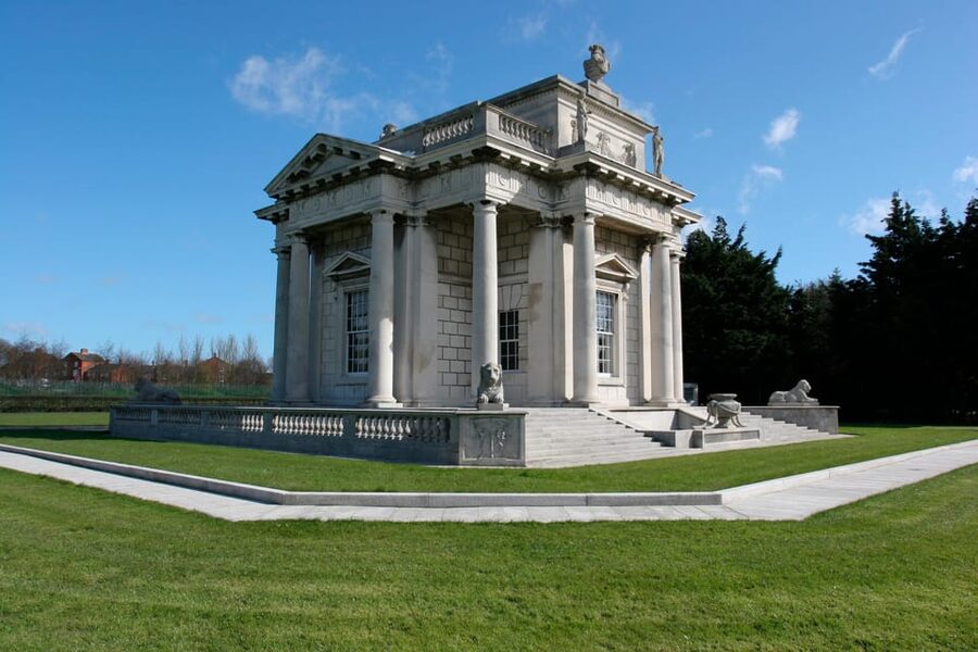 DUBLIN: Malahide castle and Howth MULTILINGUAL full day tour - Why this Dublin coast tour works well