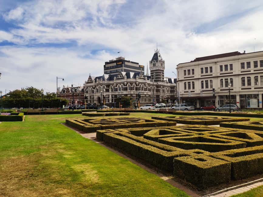 Dunedin City Highlights & Larnach Castle Tour - Dunedin Railway Station and the university